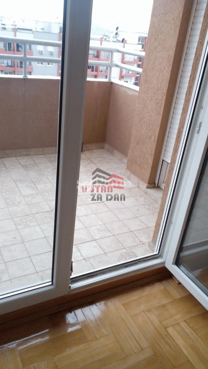 Jednosoban nenamješten stan na Tuškom putu